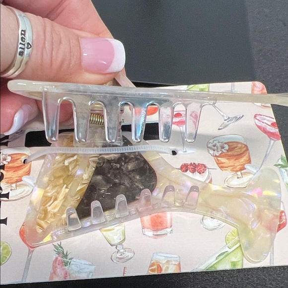 Piper K | Espresso Martini Cocktail Hair Clip - Picture 4 of 5